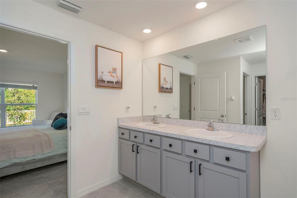 На продажу: $374,000 (4 спален, 2 ванн, 1846 Квадратных фут)