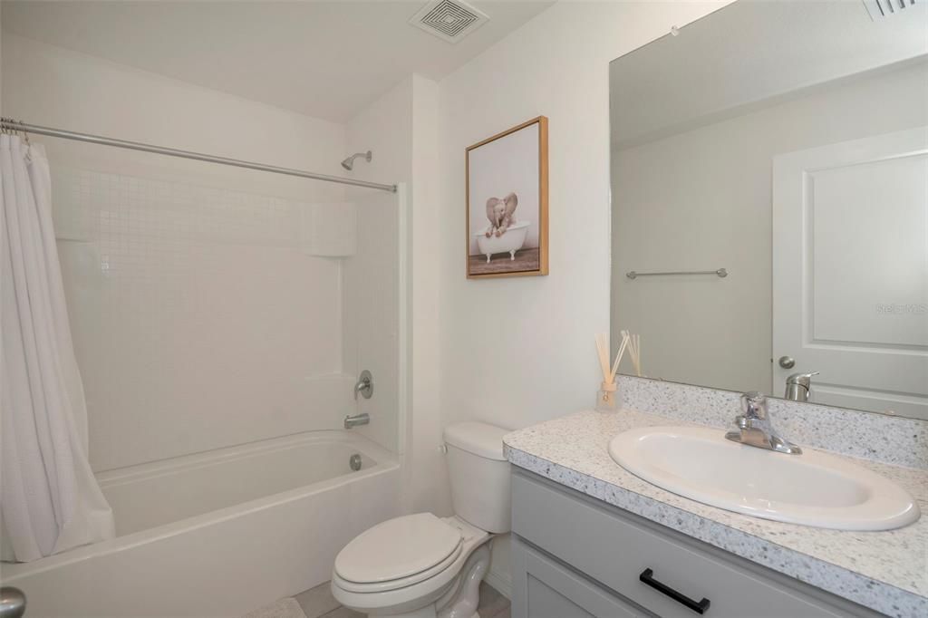 На продажу: $374,000 (4 спален, 2 ванн, 1846 Квадратных фут)