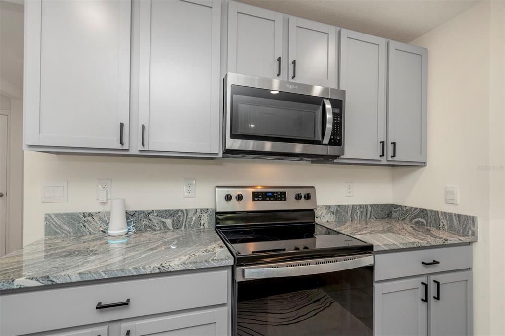 На продажу: $374,000 (4 спален, 2 ванн, 1846 Квадратных фут)