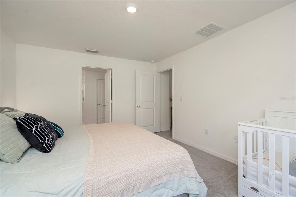 На продажу: $374,000 (4 спален, 2 ванн, 1846 Квадратных фут)