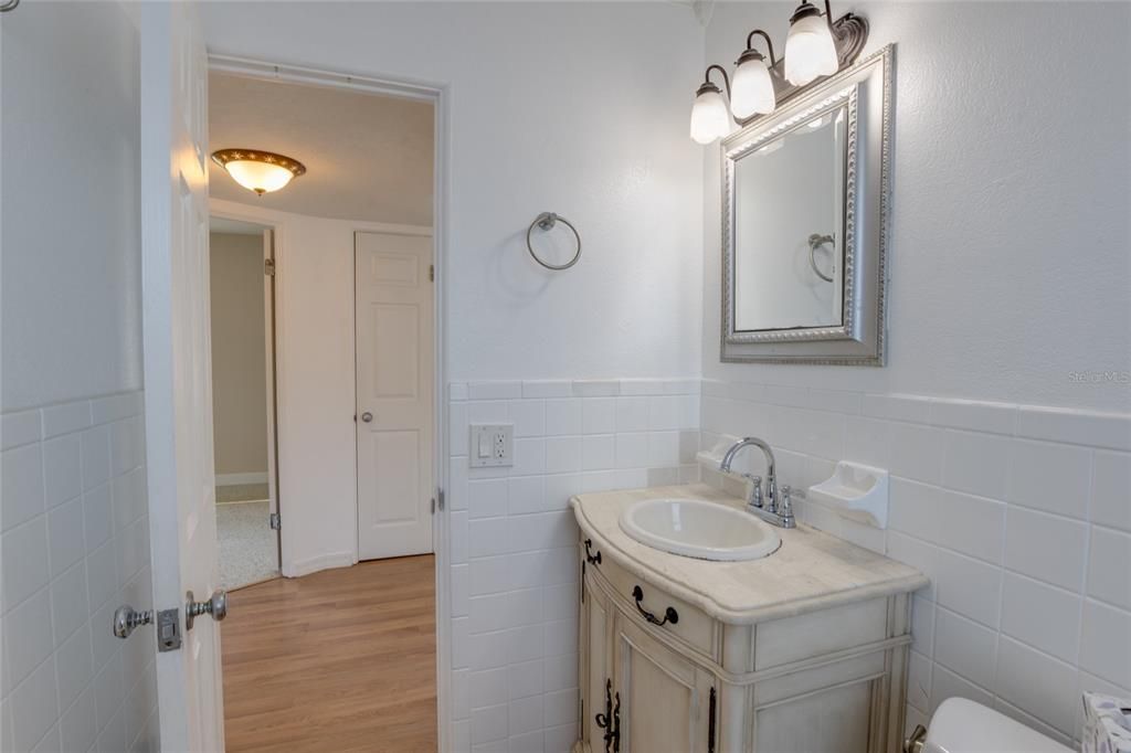 合同活跃: $278,000 (2 贝兹, 2 浴室, 792 平方英尺)