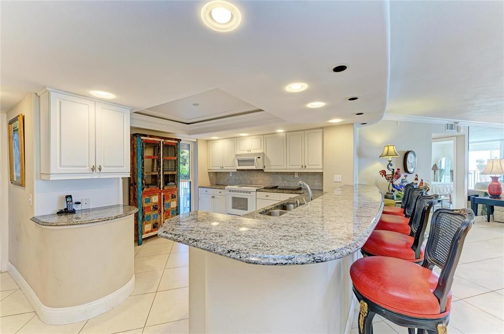 For Sale: $899,000 (3 beds, 3 baths, 1830 Square Feet)