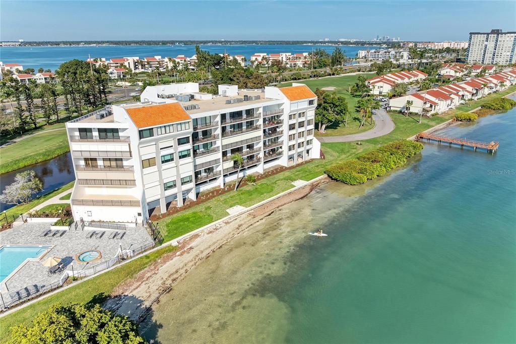 For Sale: $899,000 (3 beds, 3 baths, 1830 Square Feet)