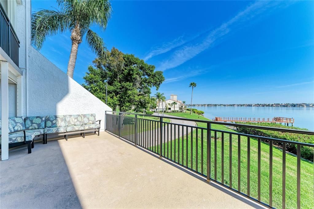 For Sale: $899,000 (3 beds, 3 baths, 1830 Square Feet)