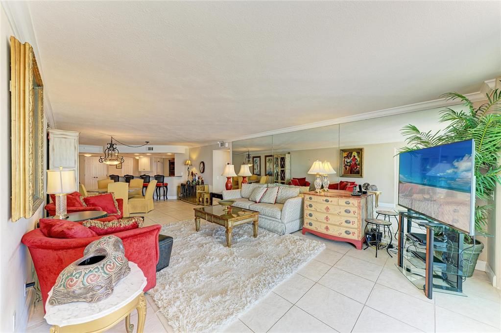 For Sale: $899,000 (3 beds, 3 baths, 1830 Square Feet)