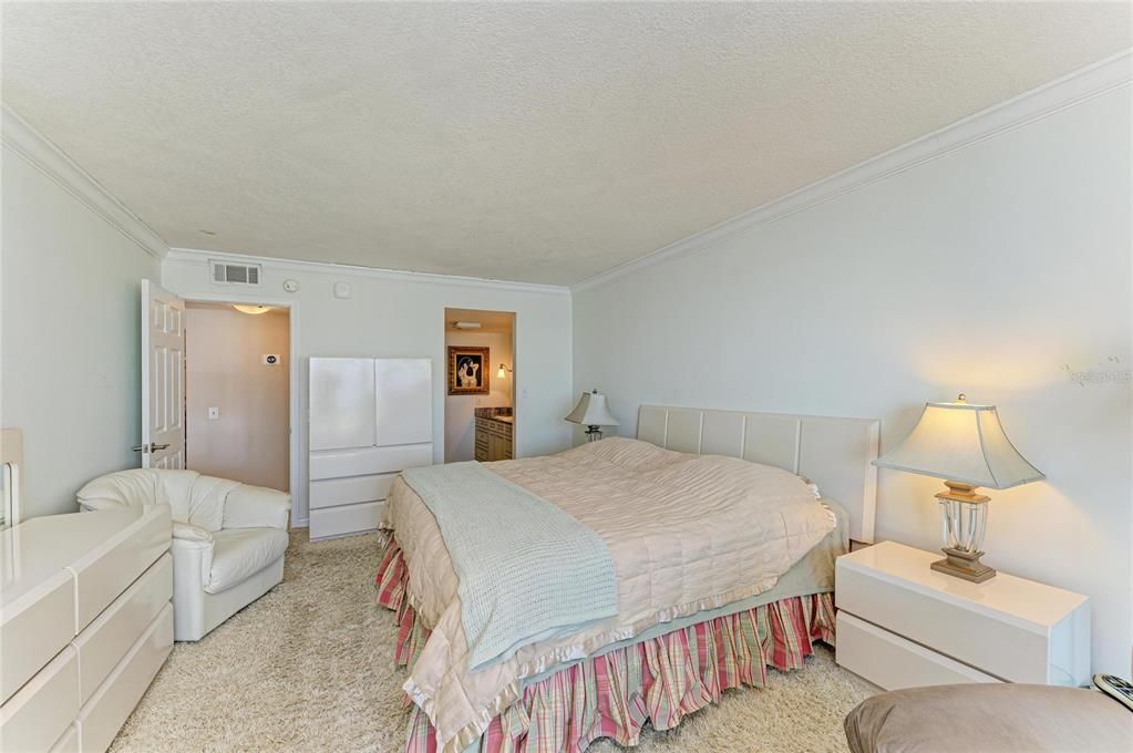 For Sale: $899,000 (3 beds, 3 baths, 1830 Square Feet)