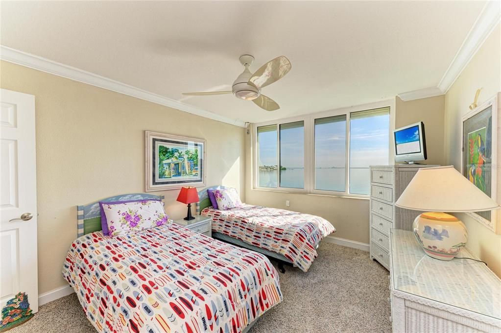 For Sale: $899,000 (3 beds, 3 baths, 1830 Square Feet)