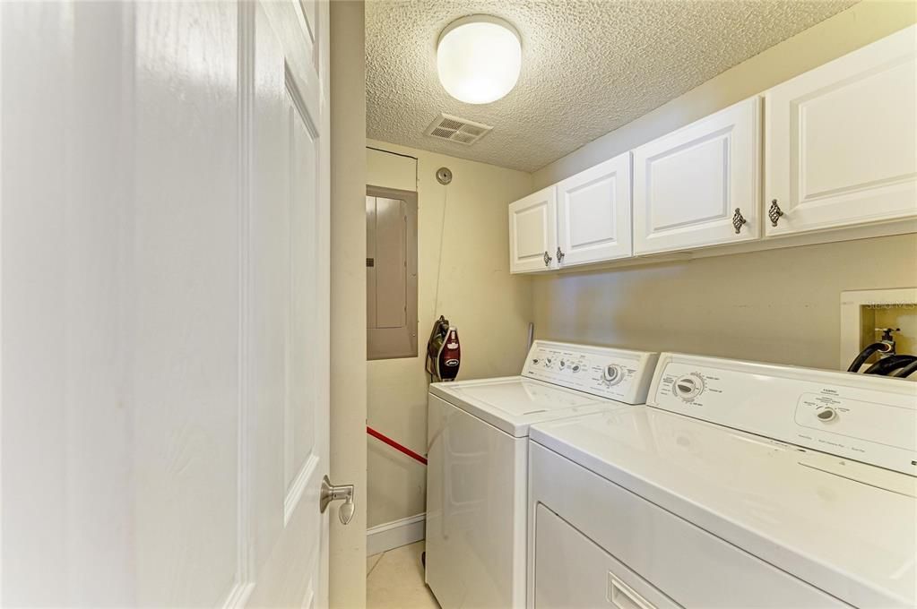 For Sale: $899,000 (3 beds, 3 baths, 1830 Square Feet)