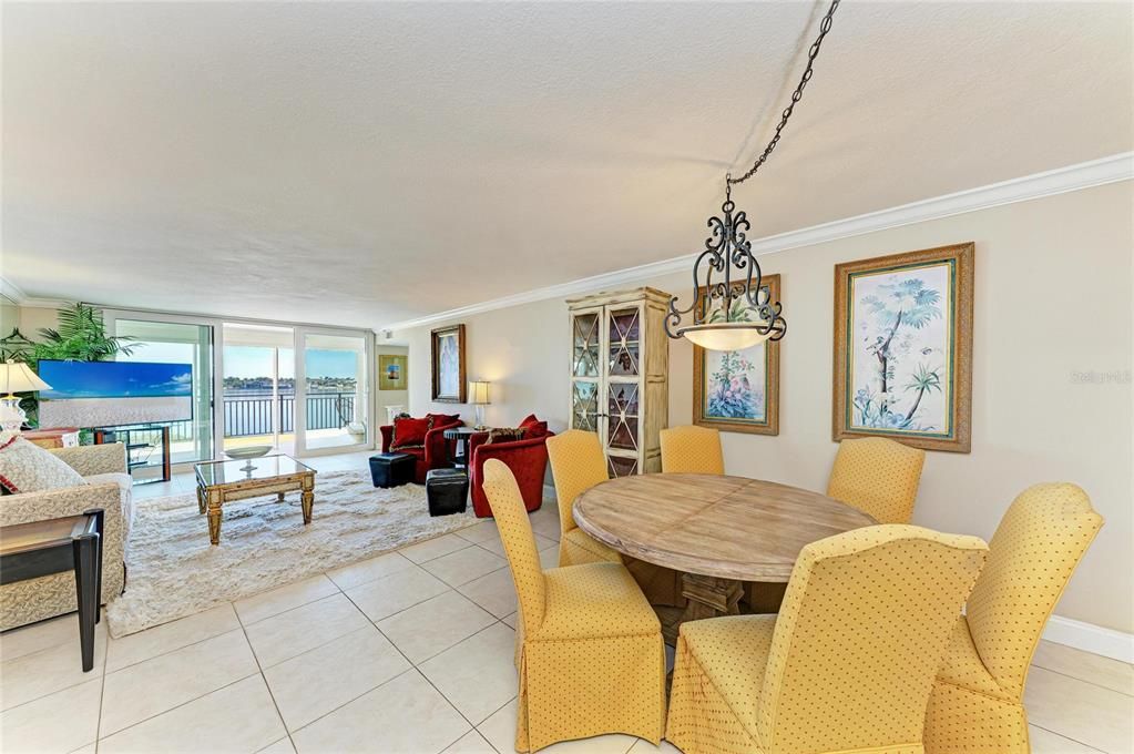 For Sale: $899,000 (3 beds, 3 baths, 1830 Square Feet)