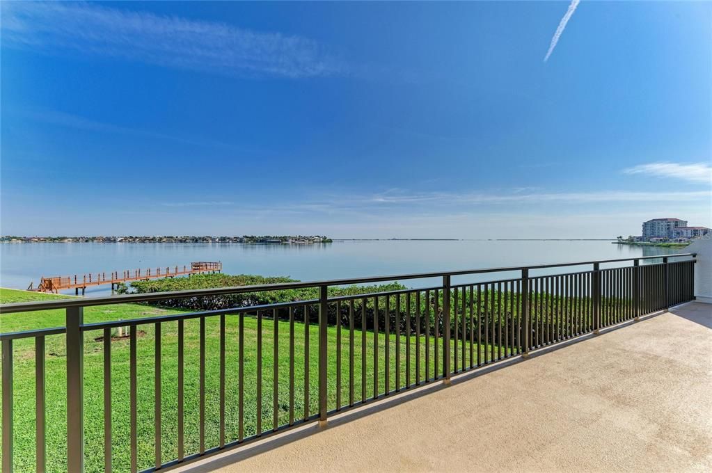 For Sale: $899,000 (3 beds, 3 baths, 1830 Square Feet)