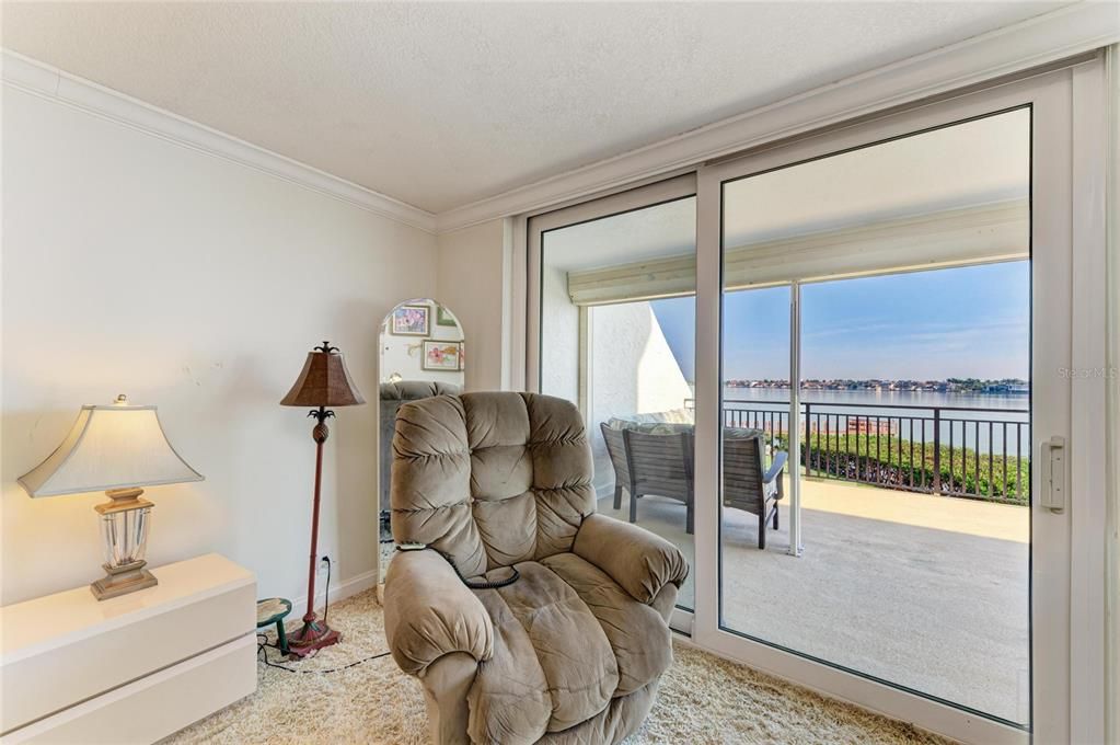 For Sale: $899,000 (3 beds, 3 baths, 1830 Square Feet)