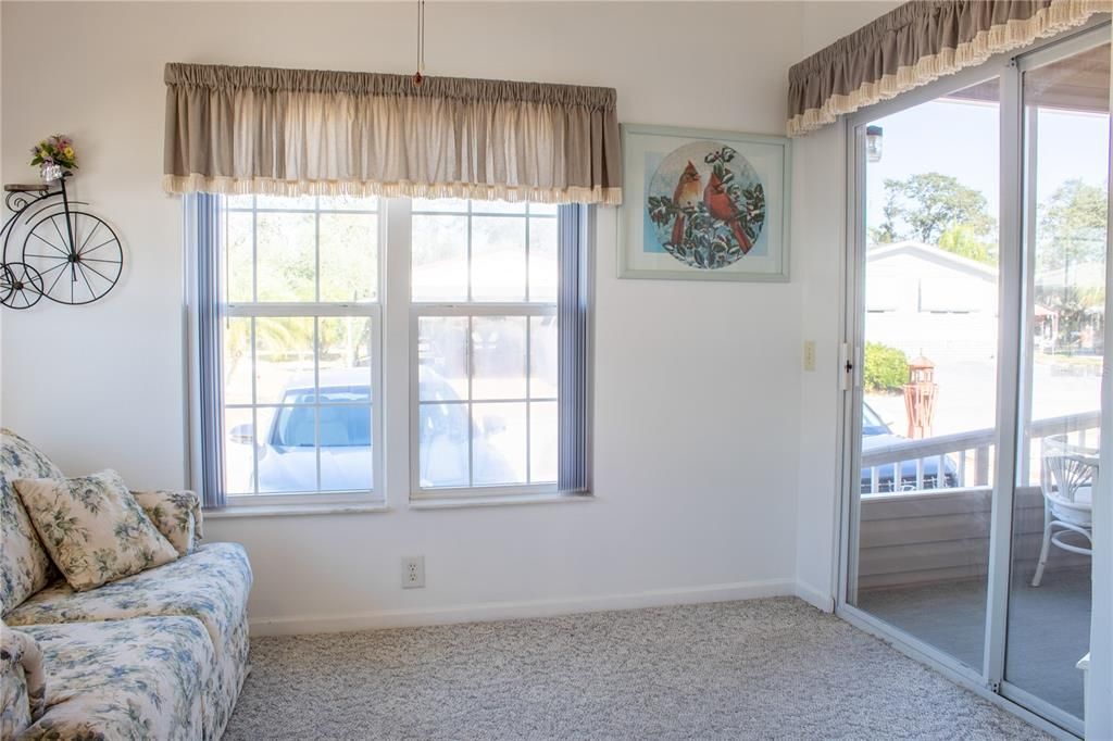 En Venta: $155,900 (2 camas, 2 baños, 1044 Pies cuadrados)