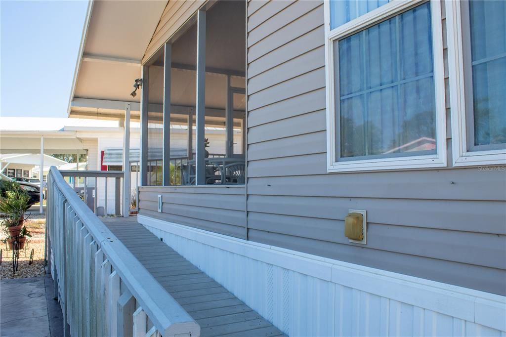 En Venta: $155,900 (2 camas, 2 baños, 1044 Pies cuadrados)