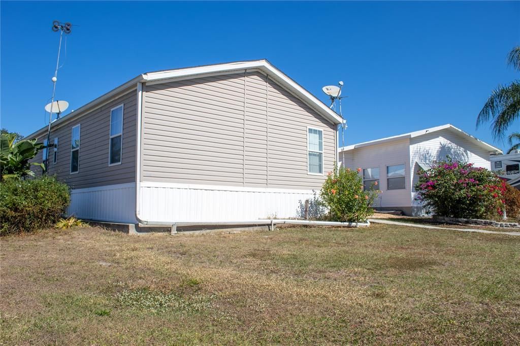 En Venta: $155,900 (2 camas, 2 baños, 1044 Pies cuadrados)