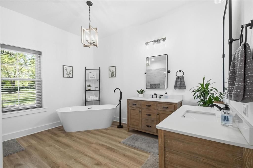 En Venta: $795,000 (3 camas, 2 baños, 2332 Pies cuadrados)