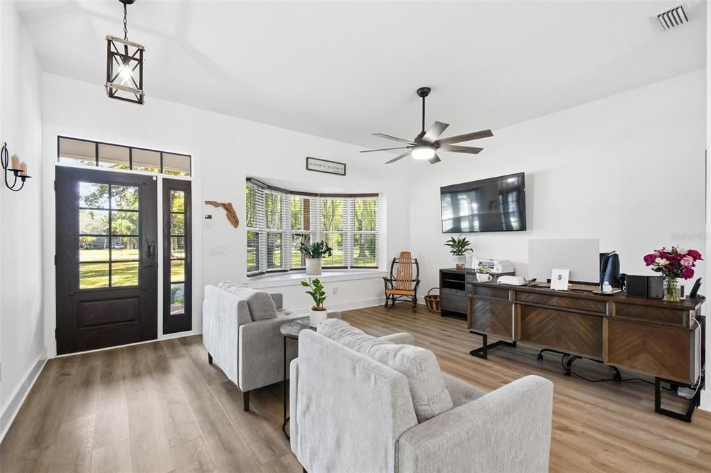 En Venta: $795,000 (3 camas, 2 baños, 2332 Pies cuadrados)