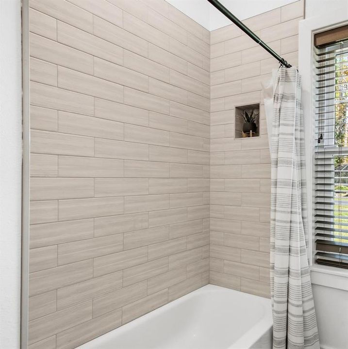 En Venta: $795,000 (3 camas, 2 baños, 2332 Pies cuadrados)