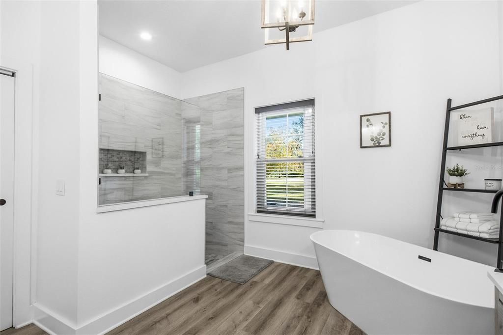 En Venta: $795,000 (3 camas, 2 baños, 2332 Pies cuadrados)