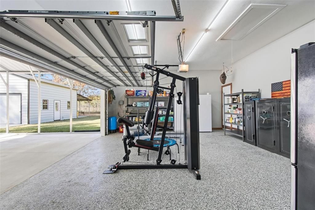 En Venta: $795,000 (3 camas, 2 baños, 2332 Pies cuadrados)