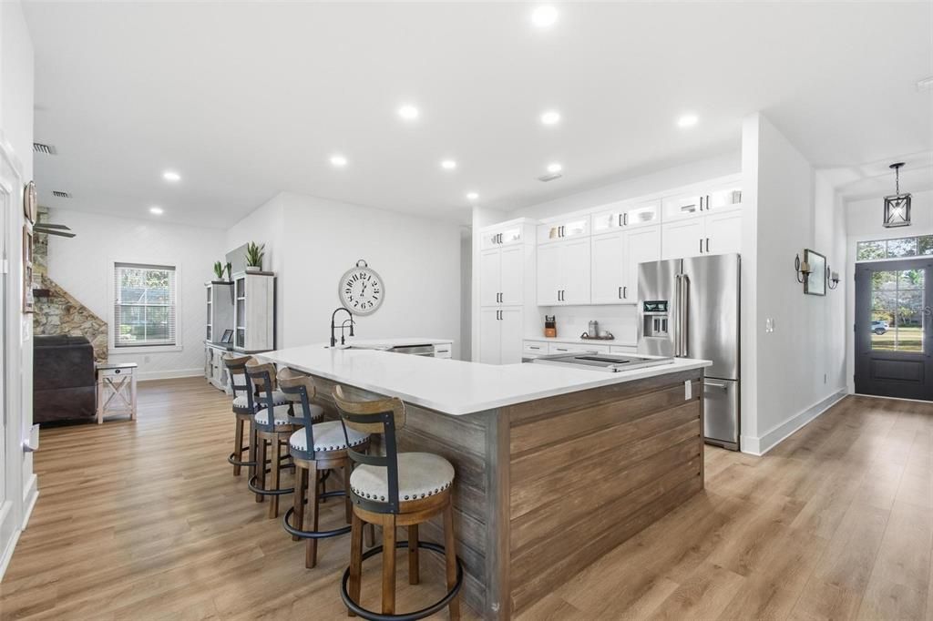 En Venta: $795,000 (3 camas, 2 baños, 2332 Pies cuadrados)