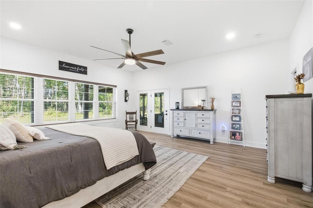 En Venta: $795,000 (3 camas, 2 baños, 2332 Pies cuadrados)