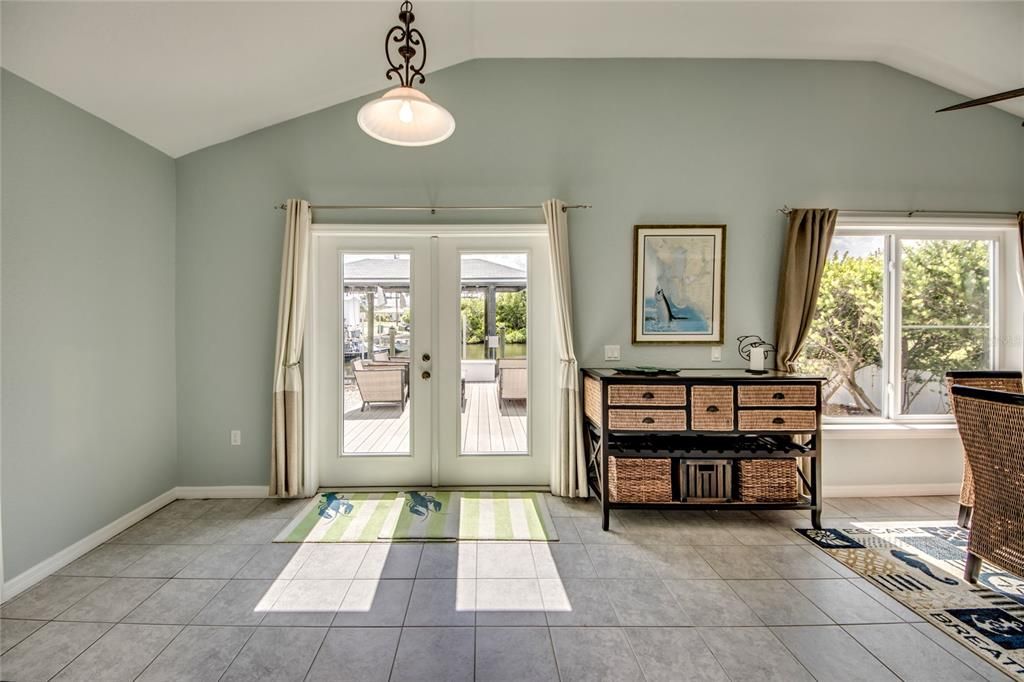 待售: $599,000 (2 贝兹, 2 浴室, 1340 平方英尺)