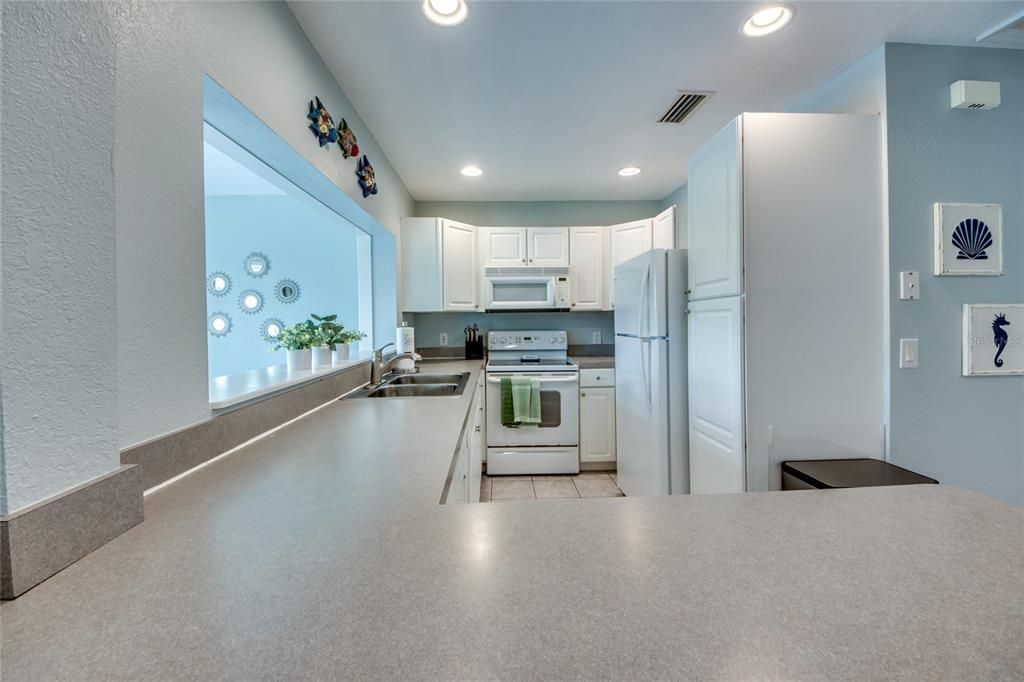 待售: $599,000 (2 贝兹, 2 浴室, 1340 平方英尺)