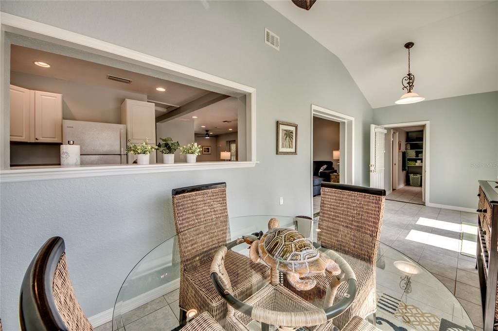 待售: $599,000 (2 贝兹, 2 浴室, 1340 平方英尺)