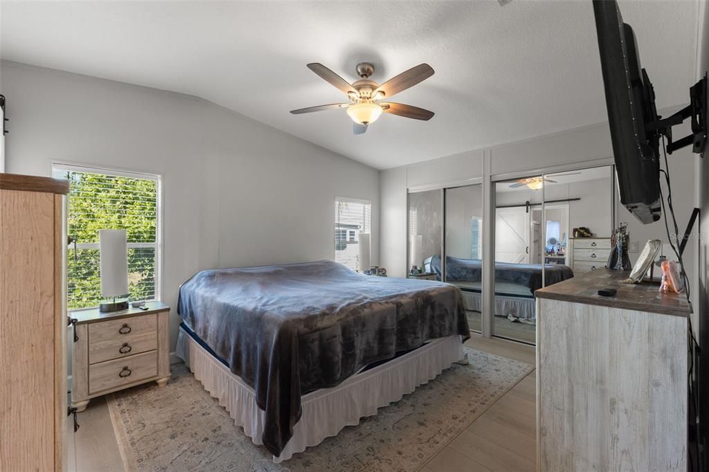 合同活跃: $229,000 (2 贝兹, 2 浴室, 1173 平方英尺)