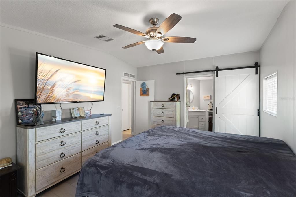 合同活跃: $229,000 (2 贝兹, 2 浴室, 1173 平方英尺)