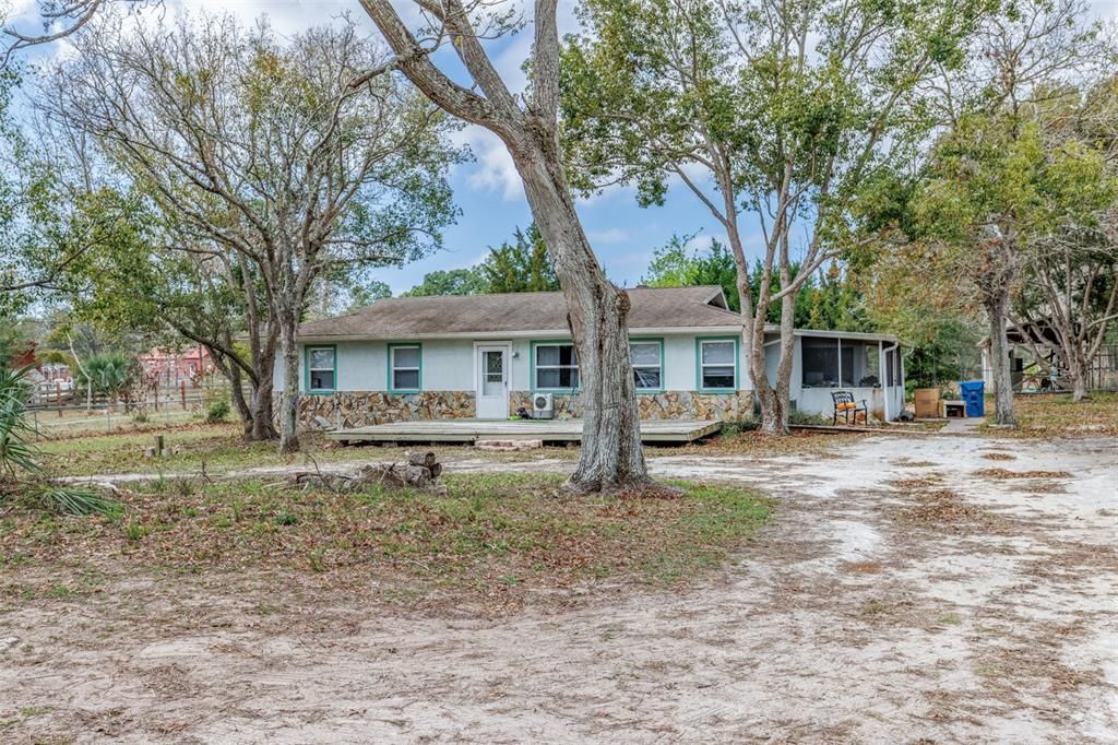 For Sale: $4,500,000 (2 beds, 2 baths, 1326 Square Feet)
