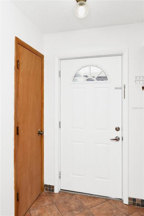 待售: $200,000 (2 贝兹, 2 浴室, 1350 平方英尺)