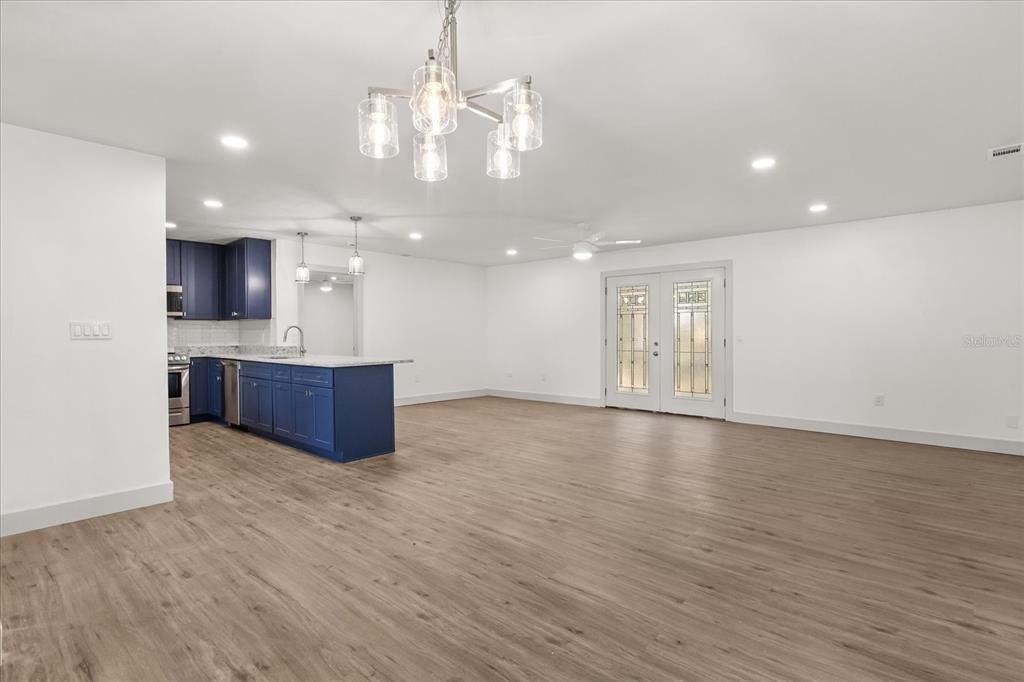 For Sale: $299,000 (3 beds, 2 baths, 1414 Square Feet)