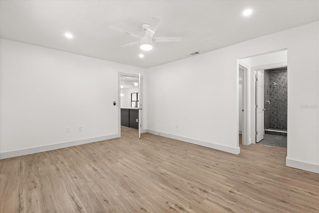 For Sale: $299,000 (3 beds, 2 baths, 1414 Square Feet)