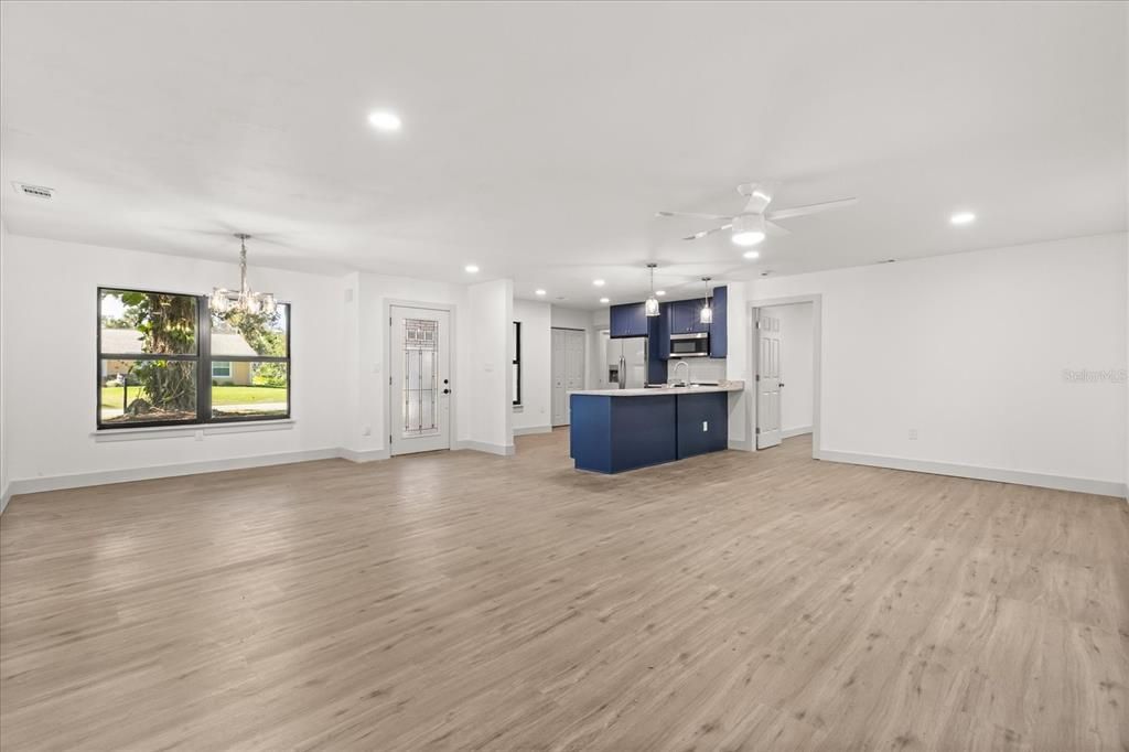 For Sale: $299,000 (3 beds, 2 baths, 1414 Square Feet)