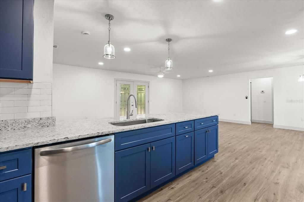 For Sale: $299,000 (3 beds, 2 baths, 1414 Square Feet)