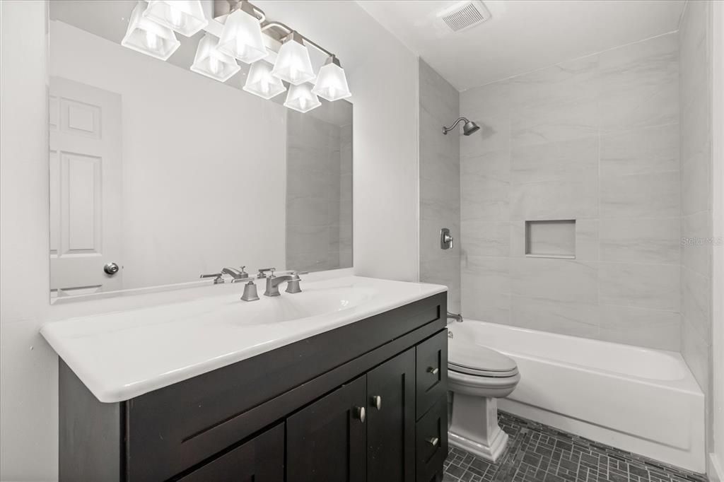 For Sale: $299,000 (3 beds, 2 baths, 1414 Square Feet)