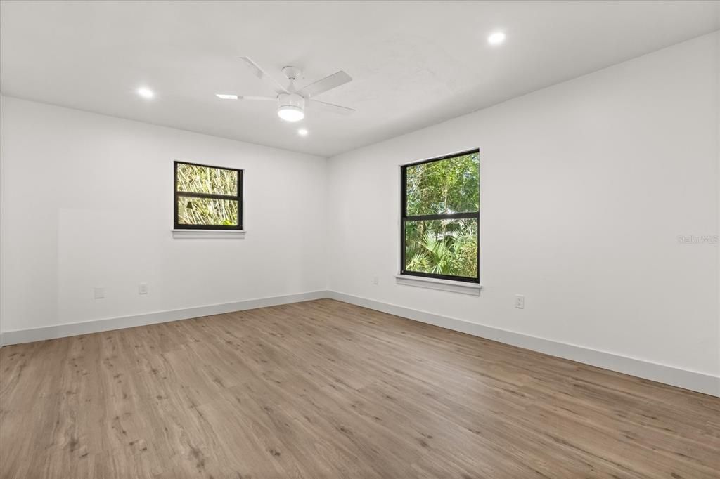 For Sale: $299,000 (3 beds, 2 baths, 1414 Square Feet)