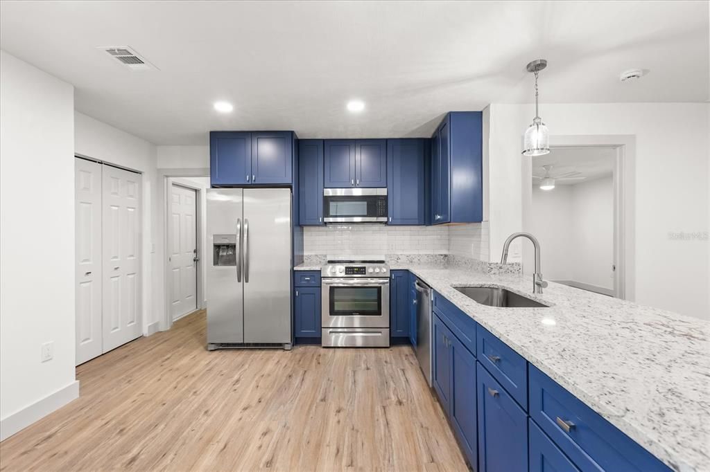 For Sale: $299,000 (3 beds, 2 baths, 1414 Square Feet)