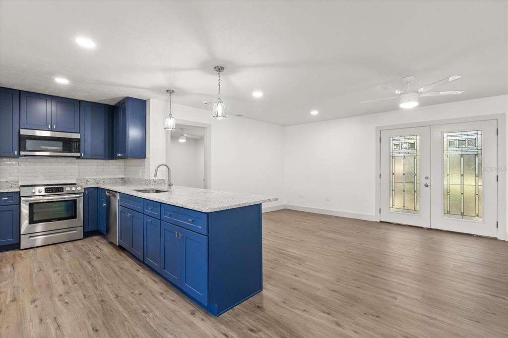 For Sale: $299,000 (3 beds, 2 baths, 1414 Square Feet)