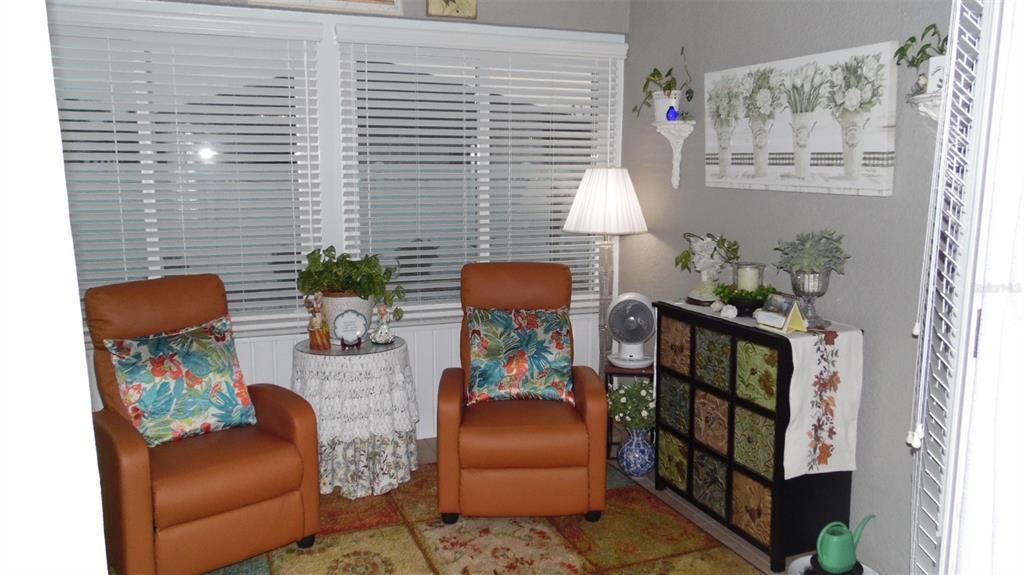 待售: $349,000 (3 贝兹, 2 浴室, 1716 平方英尺)