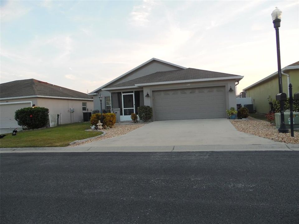 待售: $349,000 (3 贝兹, 2 浴室, 1716 平方英尺)