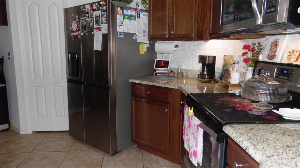 待售: $349,000 (3 贝兹, 2 浴室, 1716 平方英尺)