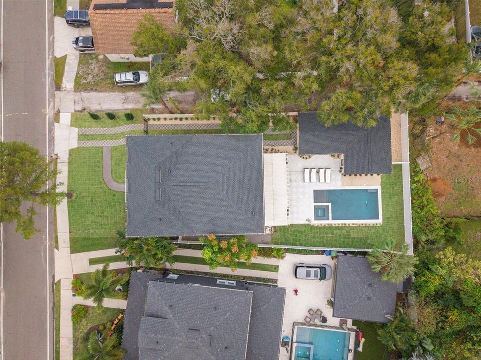 Под контрактом: $1,950,000 (5 спален, 3 ванн, 3741 Квадратных фут)