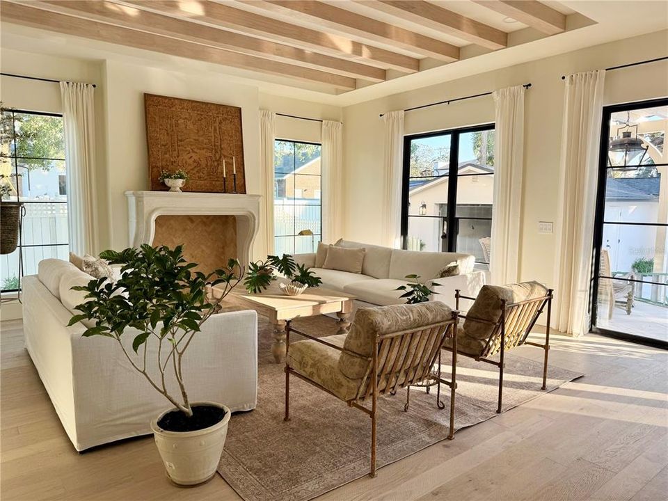 На продажу: $1,950,000 (5 спален, 3 ванн, 3741 Квадратных фут)