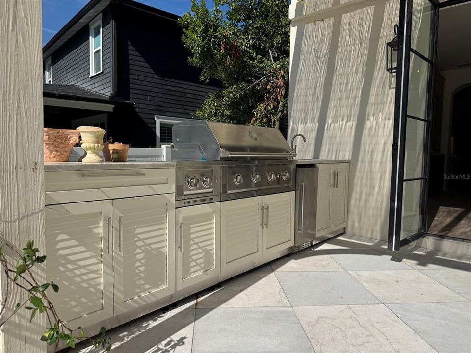 На продажу: $1,950,000 (5 спален, 3 ванн, 3741 Квадратных фут)