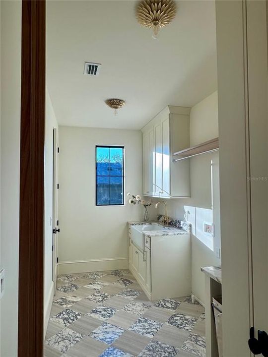 На продажу: $1,950,000 (5 спален, 3 ванн, 3741 Квадратных фут)