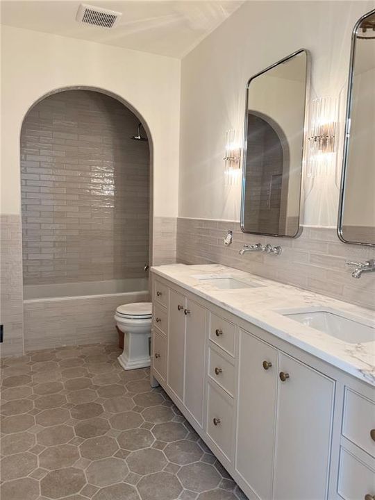 На продажу: $1,950,000 (5 спален, 3 ванн, 3741 Квадратных фут)