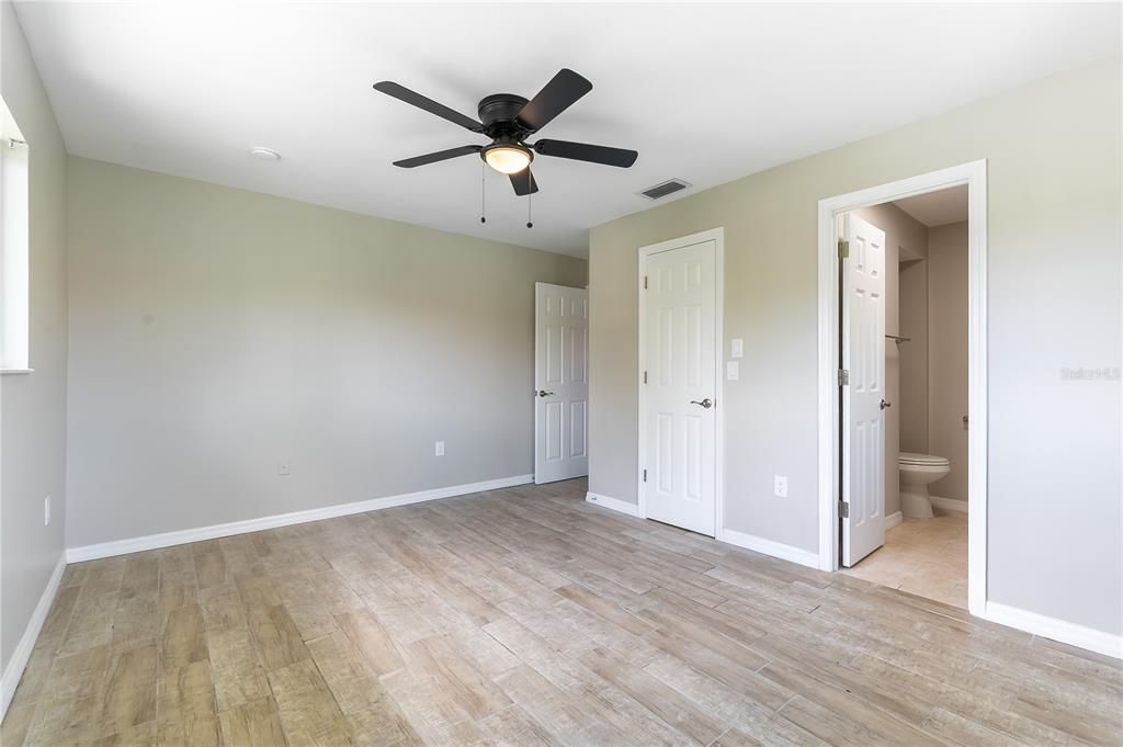 En Venta: $195,000 (2 camas, 2 baños, 977 Pies cuadrados)