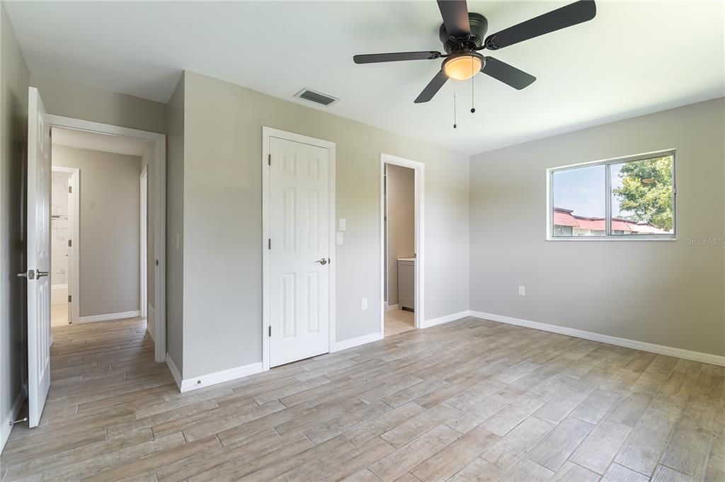 En Venta: $195,000 (2 camas, 2 baños, 977 Pies cuadrados)